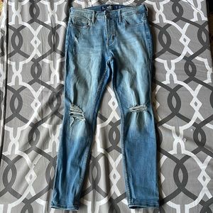 Distressed Light washed hollister skinny jeans